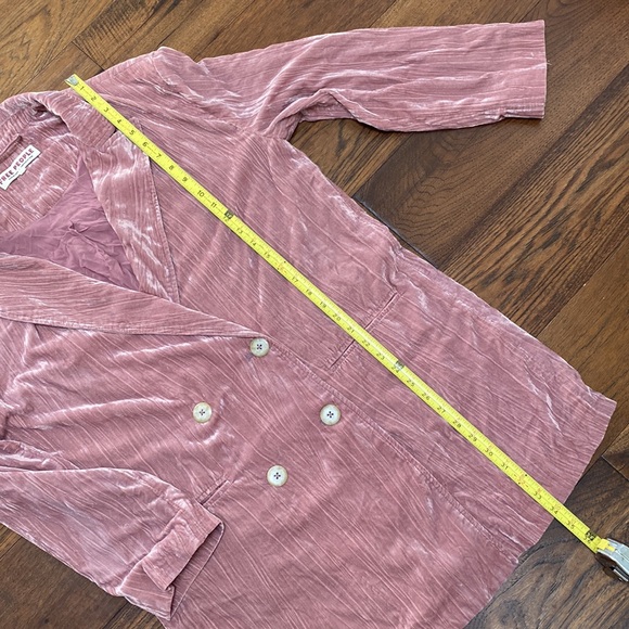 Free People Daria Crinkled Velvet Blazer Jacket, dusty pink, size S - Picture 16 of 16